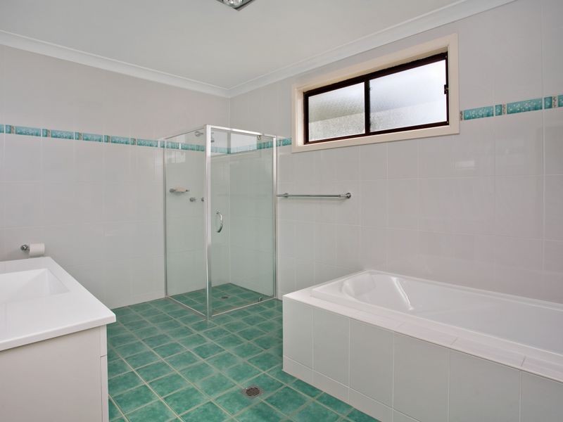 33 Orlando Crescent, Seven Hills NSW 2147