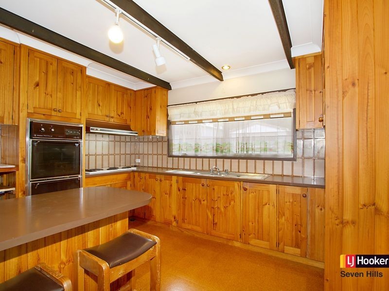 17 Mackenzie Blvd, Seven Hills NSW 2147