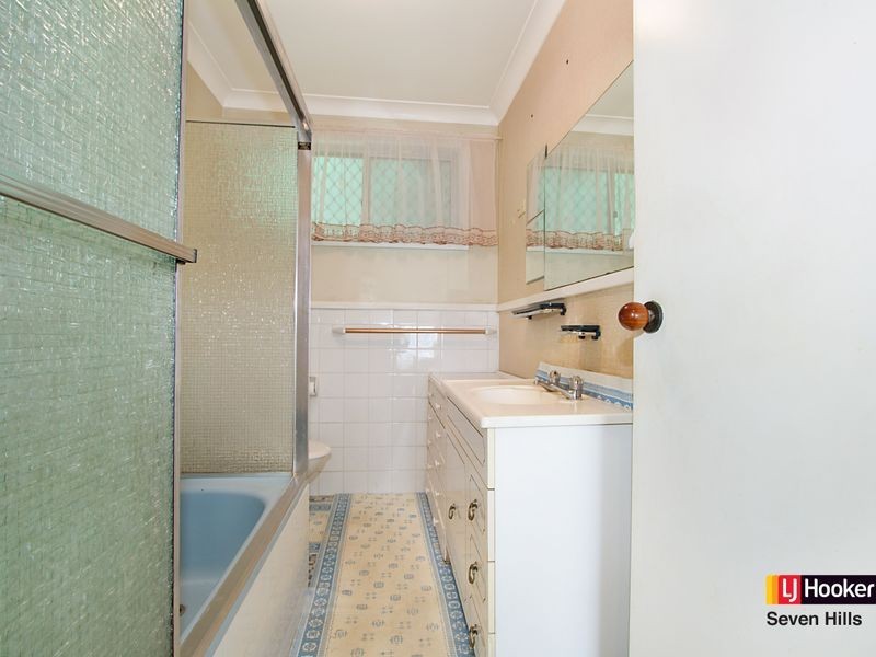 17 Mackenzie Blvd, Seven Hills NSW 2147