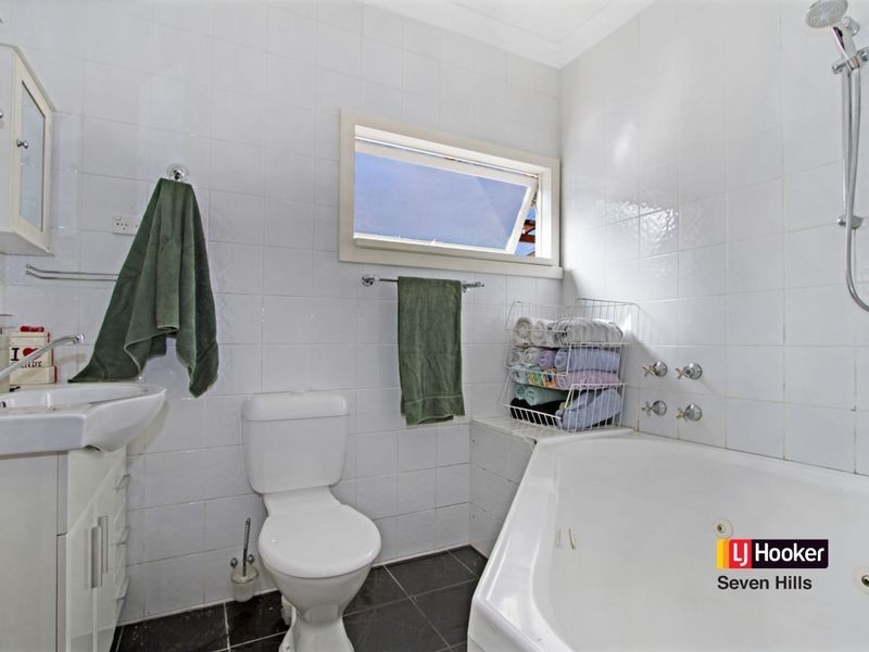 8 Kulgoa Street, Lalor Park NSW 2147