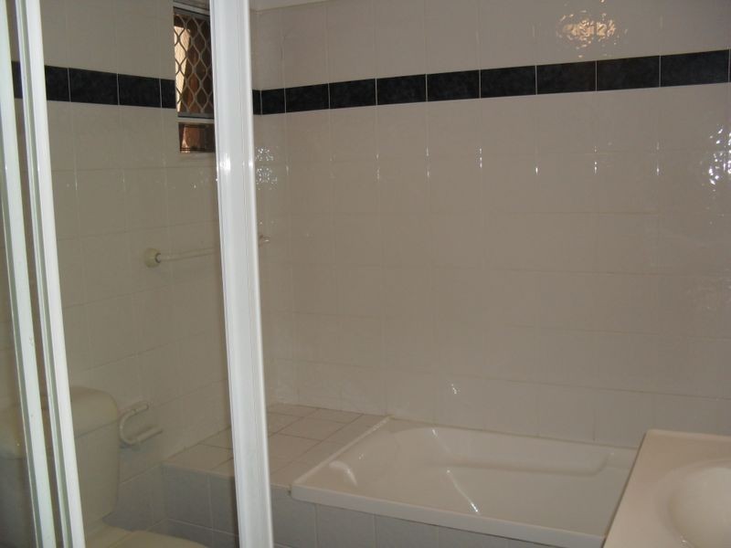 2/249 Targo Road, Toongabbie NSW 2146