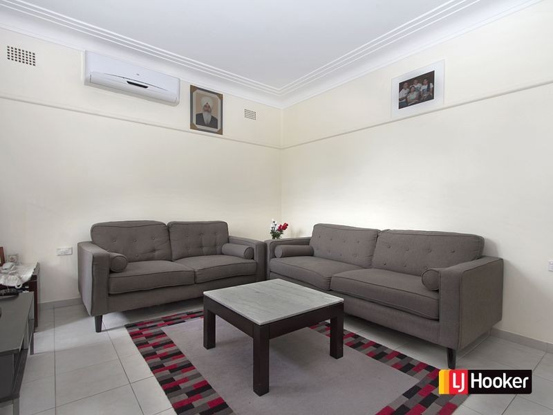 34 Noakes Parade, Lalor Park NSW 2147