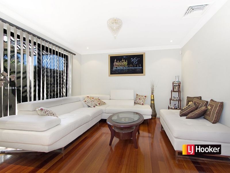 1 Candlenut Grove, Parklea NSW 2768