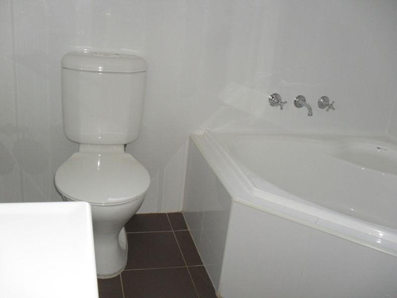 2/121-123 Stephen Street, Blacktown NSW 2148