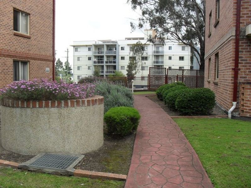 8/8-10 Fourth Avenue, Blacktown NSW 2148