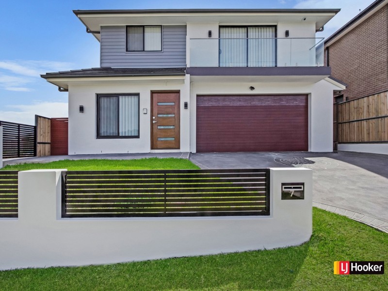 7 Blue Street, Minto NSW 2566