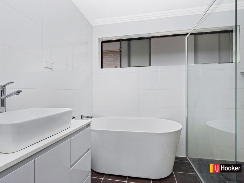 7 Blue Street, Minto NSW 2566
