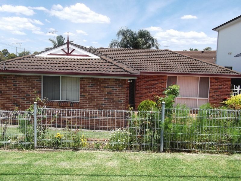 8A Edgeware Road, Prospect NSW 2148