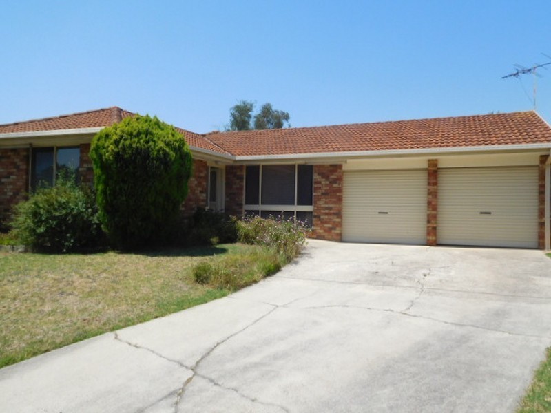 8 Barnier Drive, Quakers Hill NSW 2763