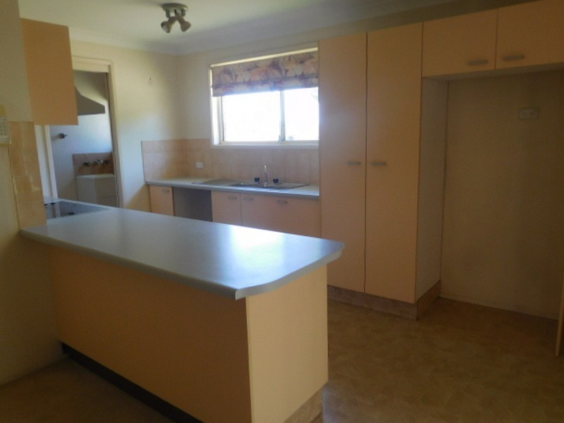 8 Barnier Drive, Quakers Hill NSW 2763