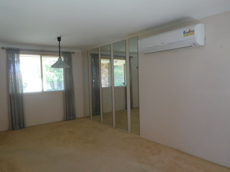 8 Barnier Drive, Quakers Hill NSW 2763