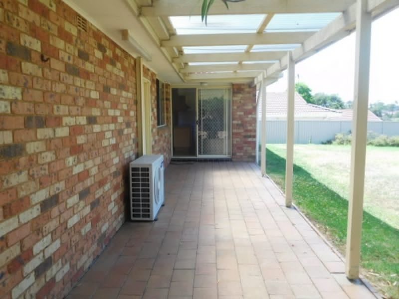 8 Barnier Drive, Quakers Hill NSW 2763