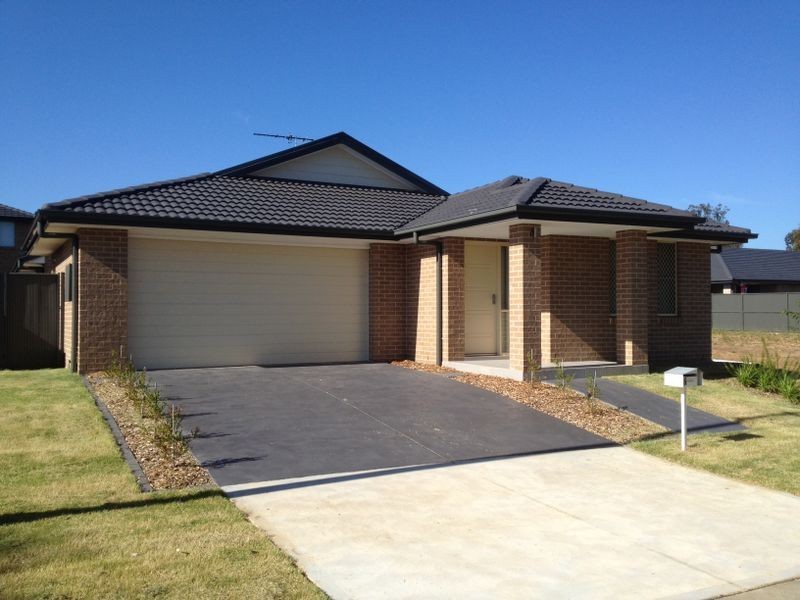 6 Bradley Street, Ropes Crossing NSW 2760