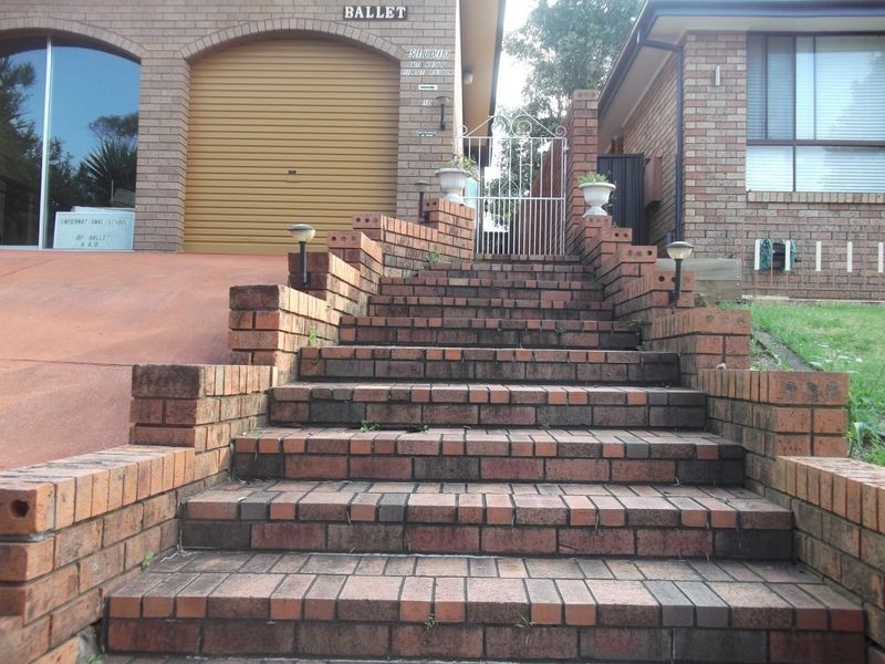 10 Hughes Street, Kings Langley NSW 2147