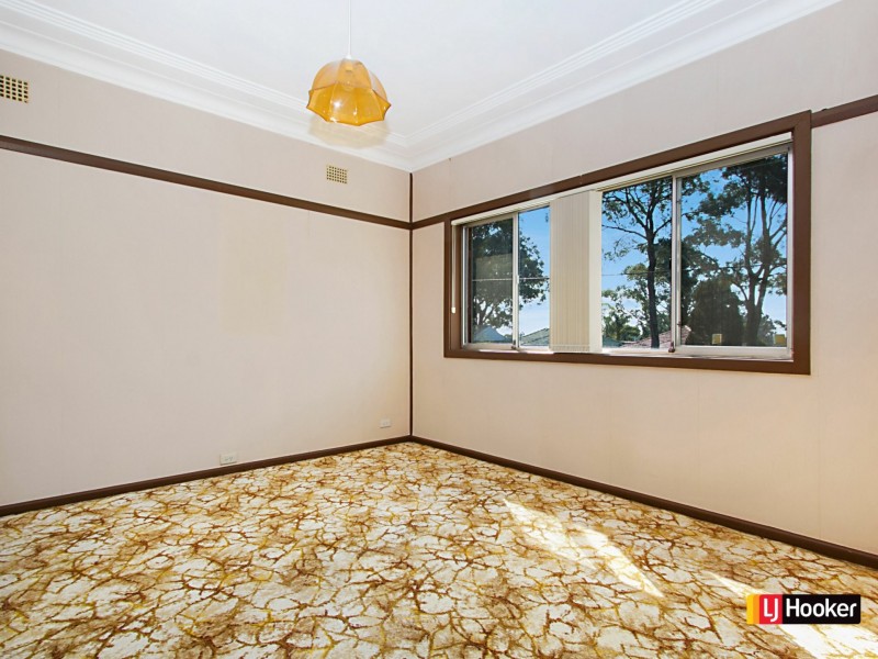 90 Lucas Road, Seven Hills NSW 2147