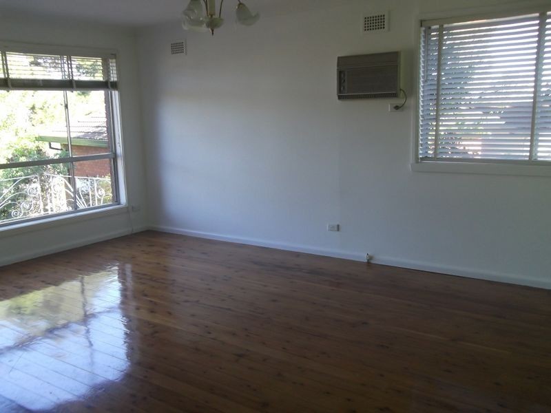 9 Lowana Crescent, Seven Hills NSW 2147