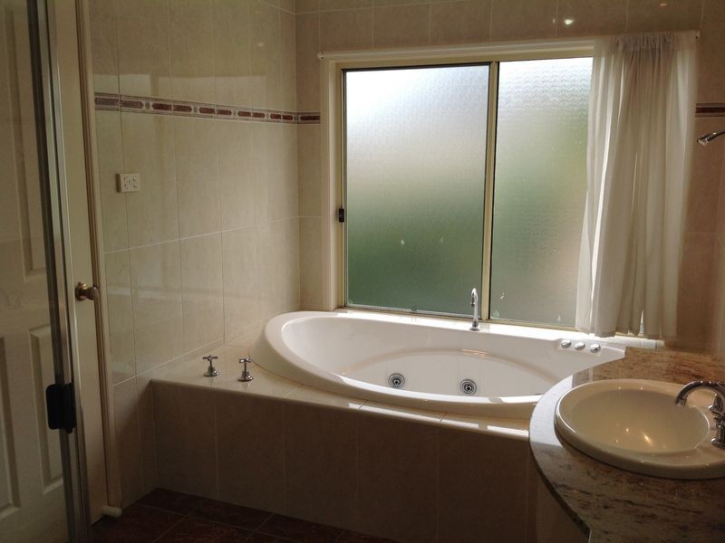 8 Minuet Court, Glenwood NSW 2768