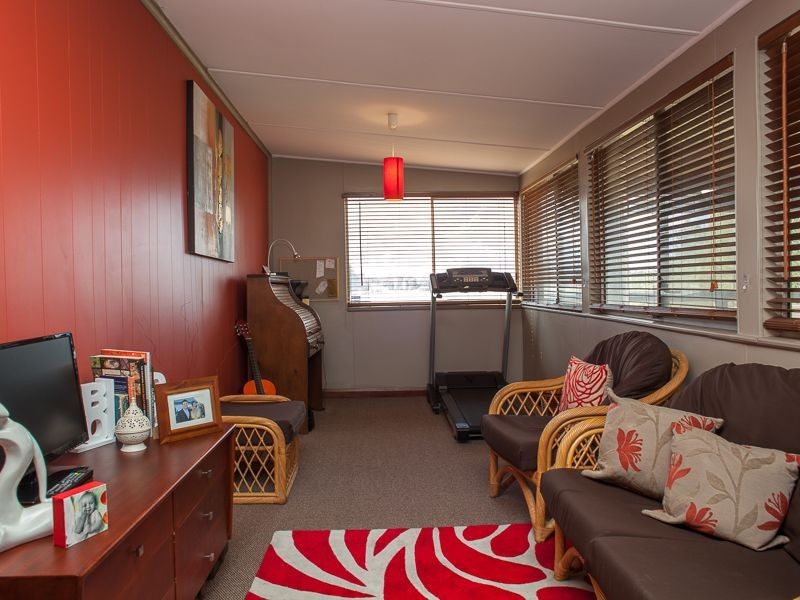 84 Desmond St, Cessnock NSW 2325