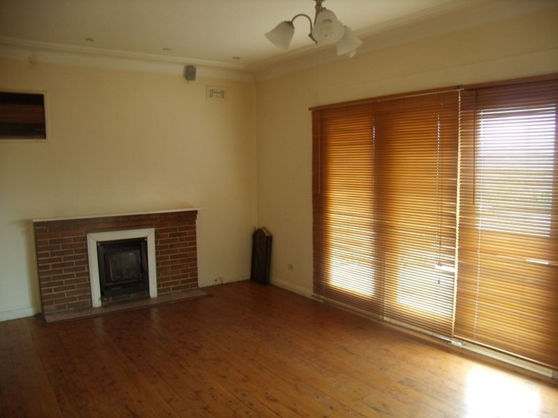 3 Wollombi Road, Cessnock NSW 2325