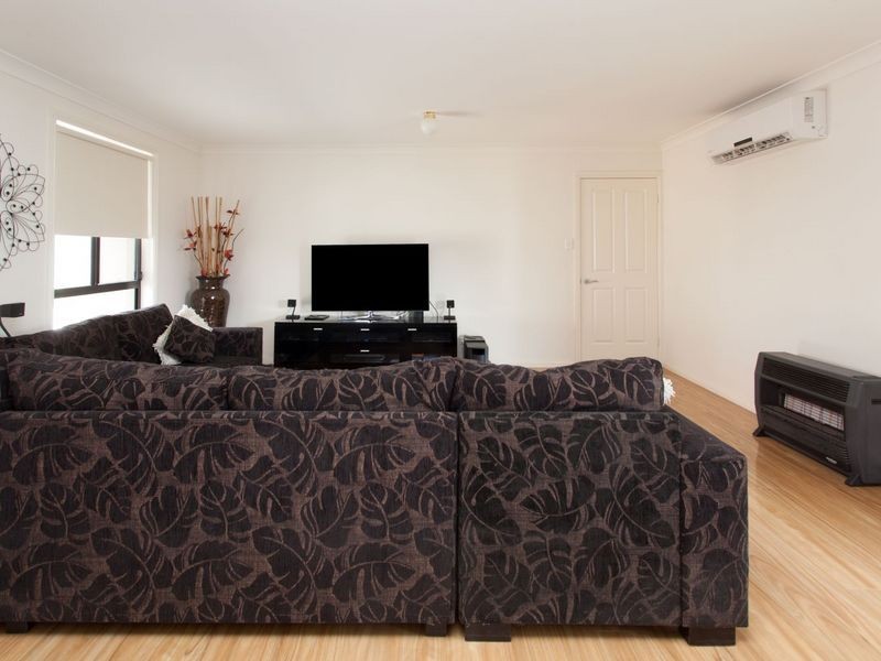 2/42 OShea Circuit, Cessnock NSW 2325