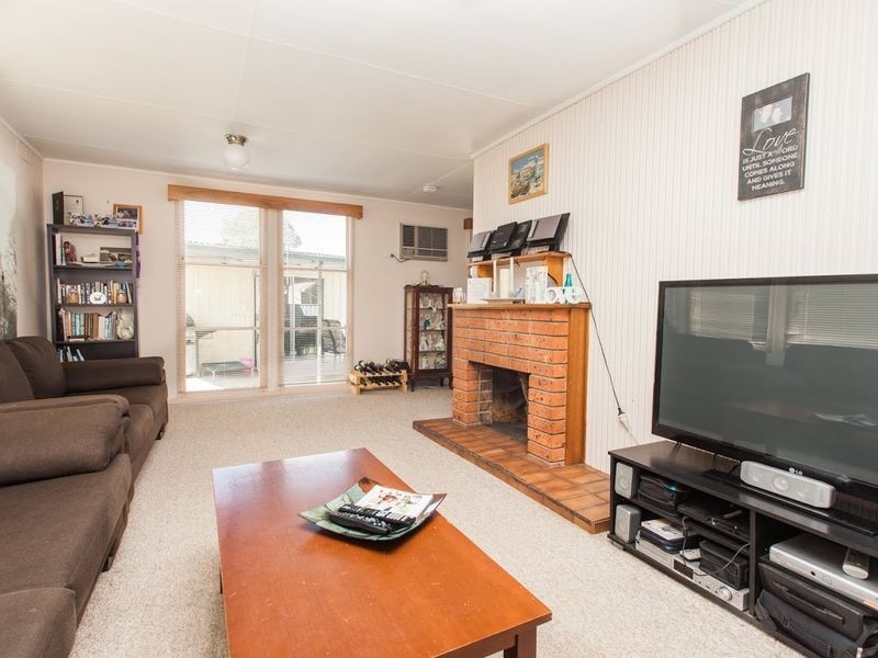 15 Arcadia Ave, Cessnock NSW 2325