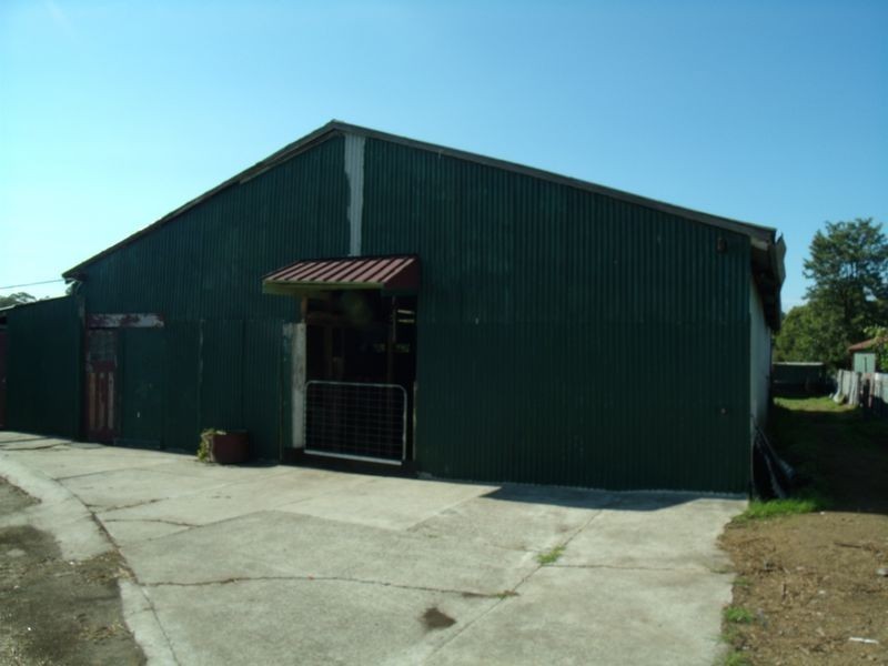 9 Racecourse Rd, Cessnock NSW 2325