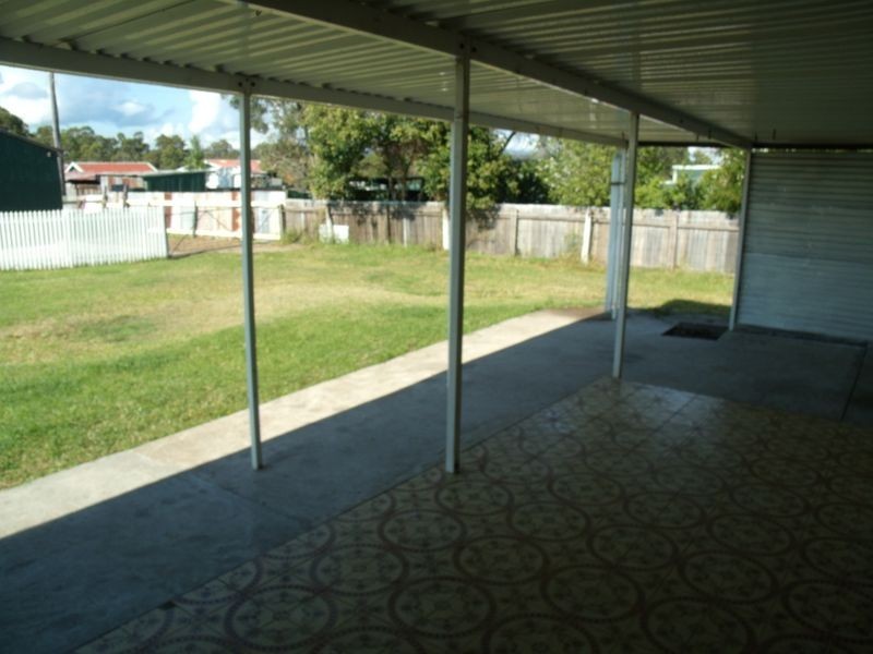 9 Racecourse Rd, Cessnock NSW 2325