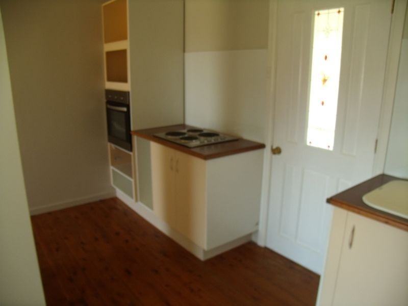 9 Racecourse Rd, Cessnock NSW 2325