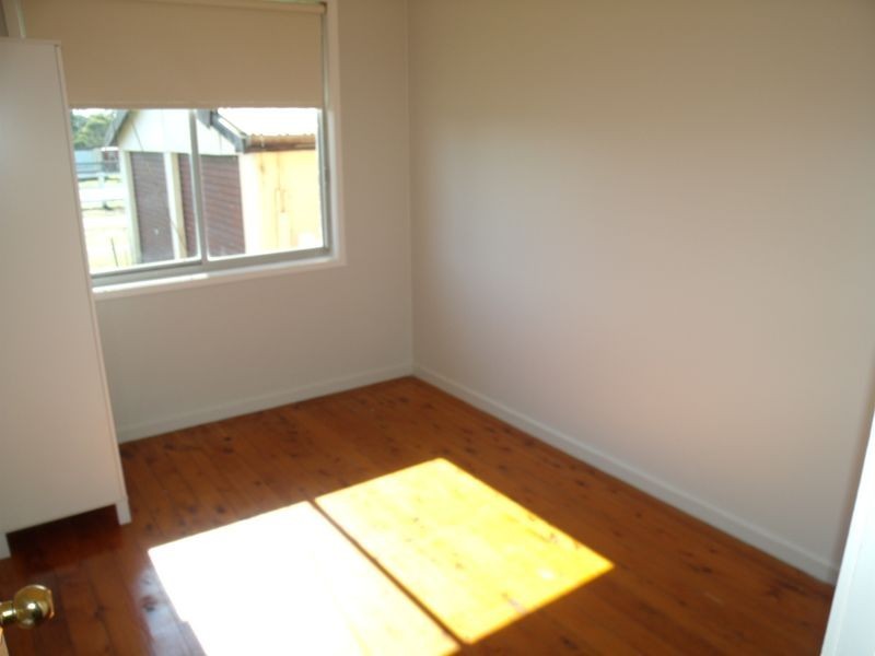 9 Racecourse Rd, Cessnock NSW 2325