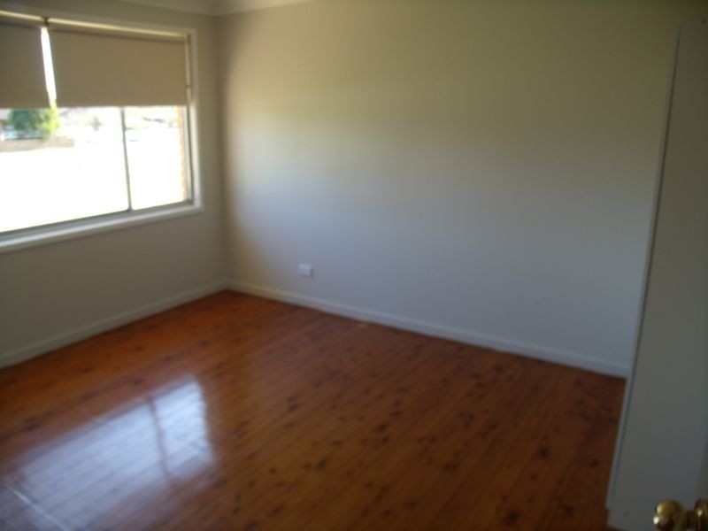 9 Racecourse Rd, Cessnock NSW 2325