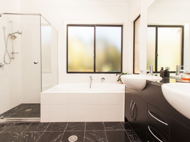 14 Traminer Grove, Cessnock NSW 2325