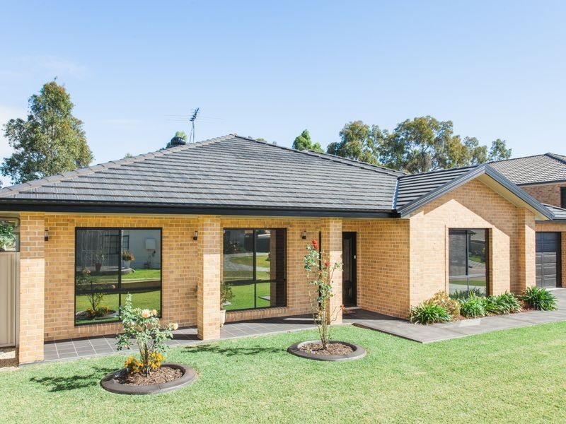 14 Traminer Grove, Cessnock NSW 2325