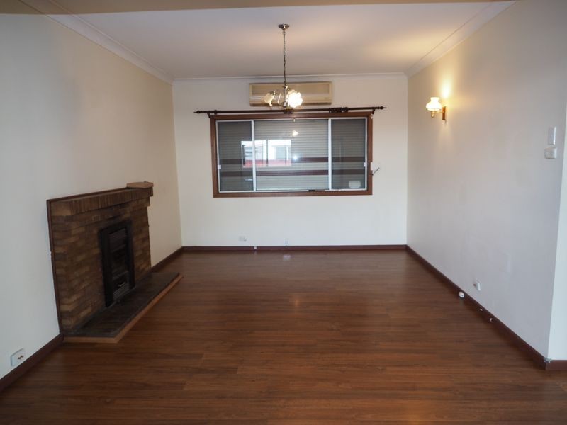 4 Orange St, Abermain NSW 2326