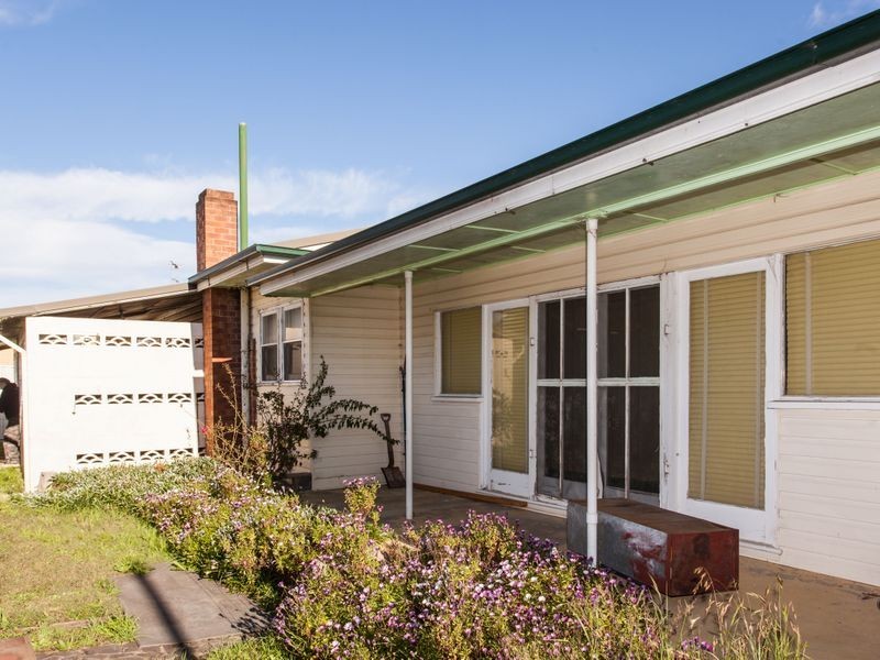 28 Mills Crescent, Cessnock NSW 2325