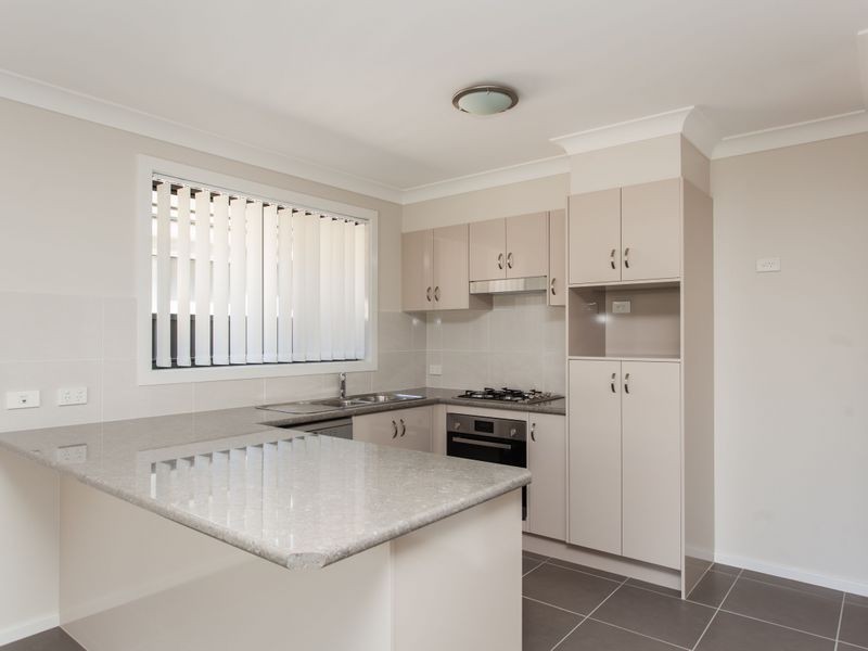 2/32 Elizabeth St, Cessnock NSW 2325