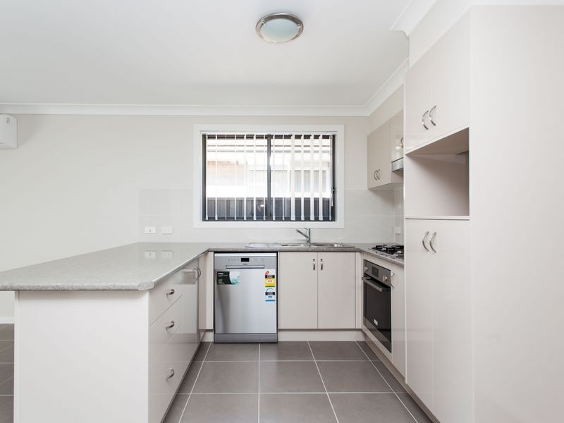2/32 Elizabeth St, Cessnock NSW 2325