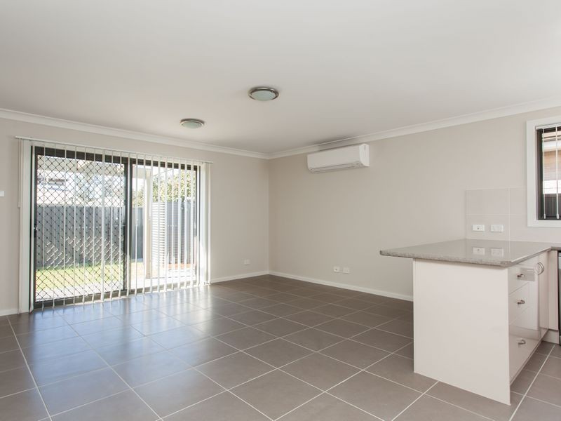 2/32 Elizabeth St, Cessnock NSW 2325