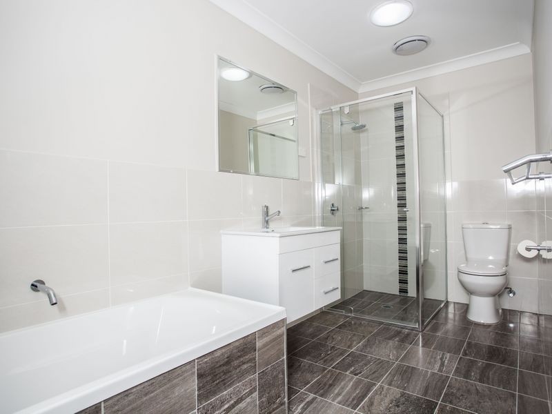 2/32 Elizabeth St, Cessnock NSW 2325
