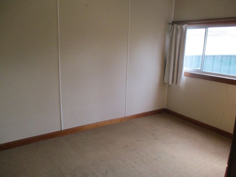 10 Charles Street, Abermain NSW 2326