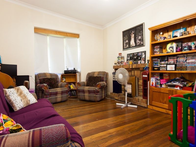 3 Third Street, Weston NSW 2326