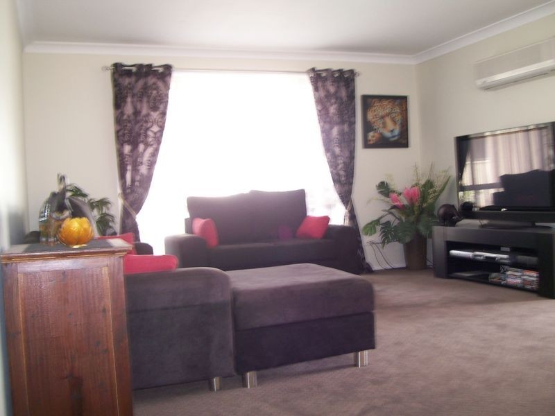 8 Parker Place, Kurri Kurri NSW 2327