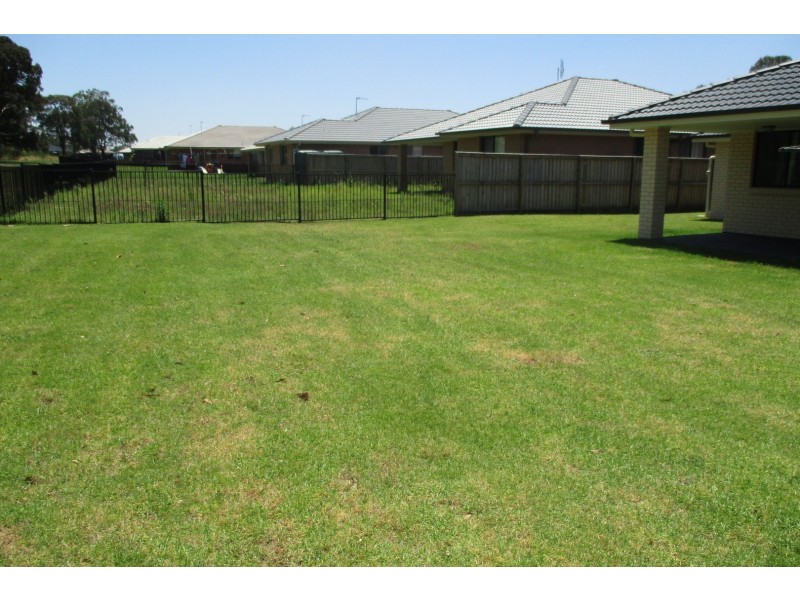 25 Stonebridge Dr, Cessnock NSW 2325