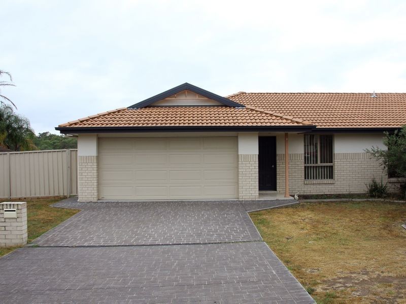 2/3 Francis Street, Cessnock NSW 2325