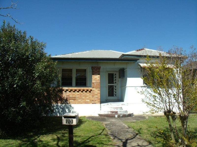 70 Deakin Street, Kurri Kurri NSW 2327