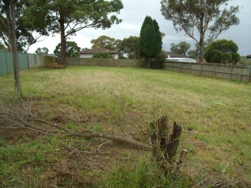 13 McBlane Street, Weston NSW 2326