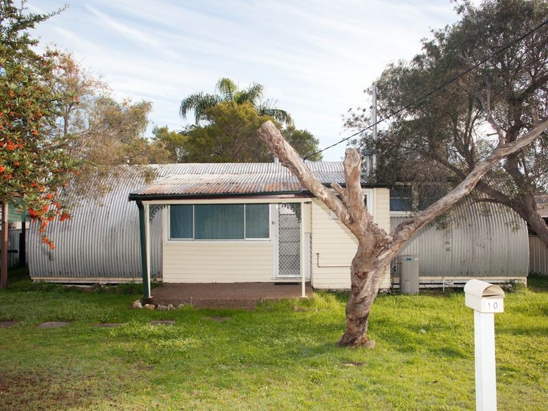 10 Macquarie Ave, Cessnock NSW 2325