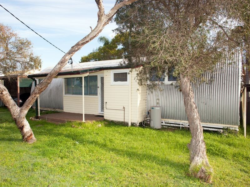 10 Macquarie Ave, Cessnock NSW 2325