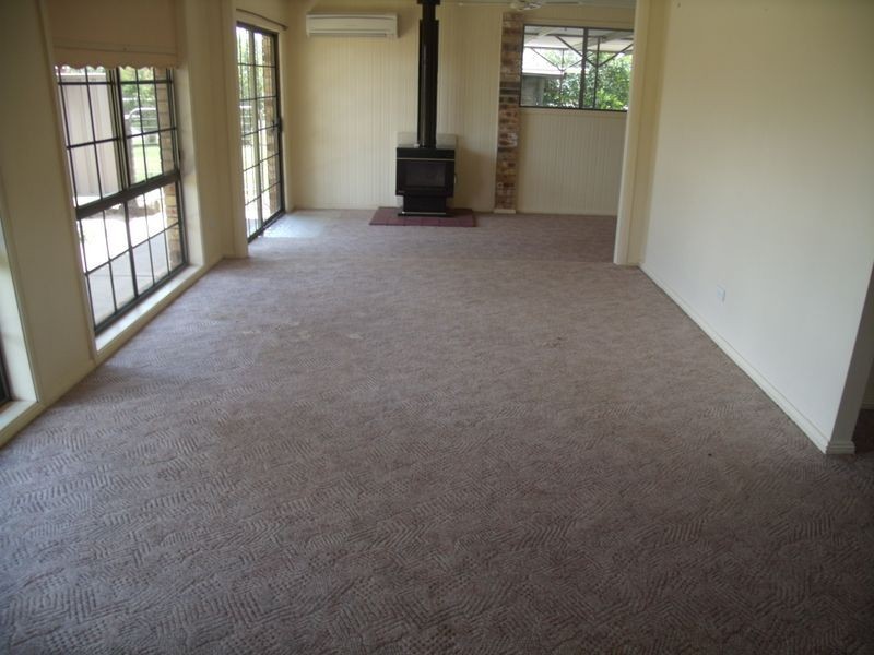 8 Racecourse Road, Cessnock NSW 2325