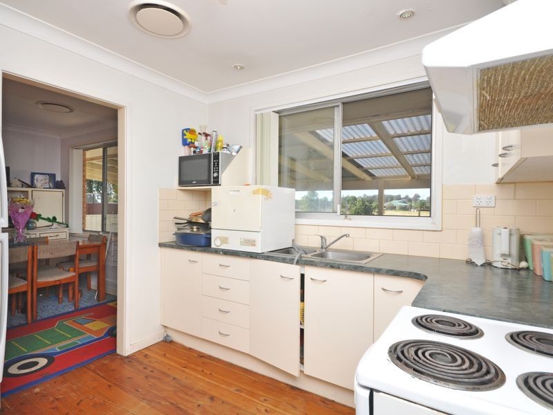 61 Leeann Crescent, Cessnock NSW 2325