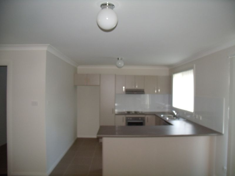 2/2a Desmond Street, Cessnock NSW 2325